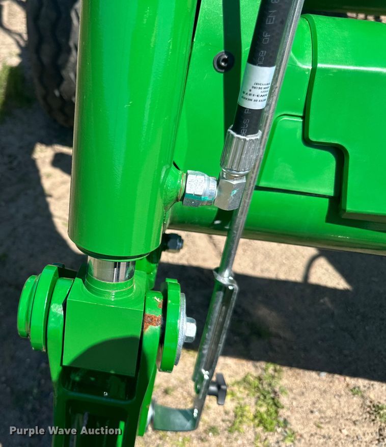 image for item LR9380 2021 John Deere 5075E tractor