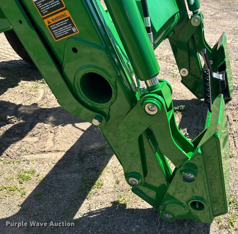 image for item LR9380 2021 John Deere 5075E tractor