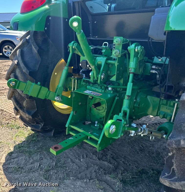 image for item LR9380 2021 John Deere 5075E tractor