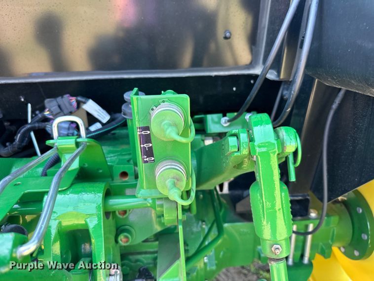 image for item LR9380 2021 John Deere 5075E tractor