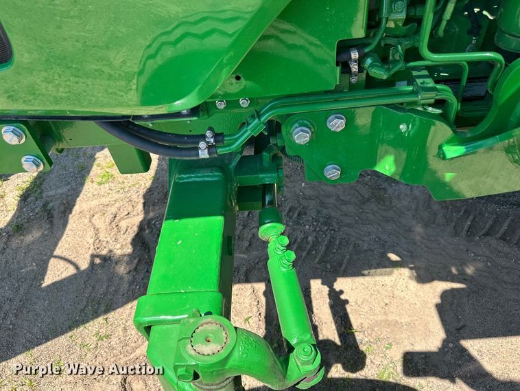 image for item LR9380 2021 John Deere 5075E tractor