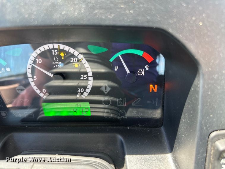 image for item LR9380 2021 John Deere 5075E tractor