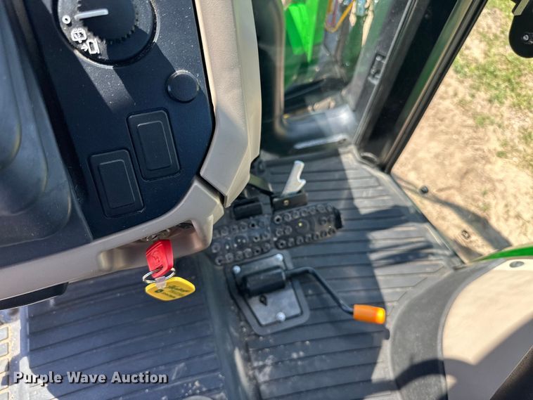 image for item LR9380 2021 John Deere 5075E tractor