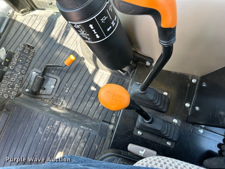 image for item LR9380 2021 John Deere 5075E tractor