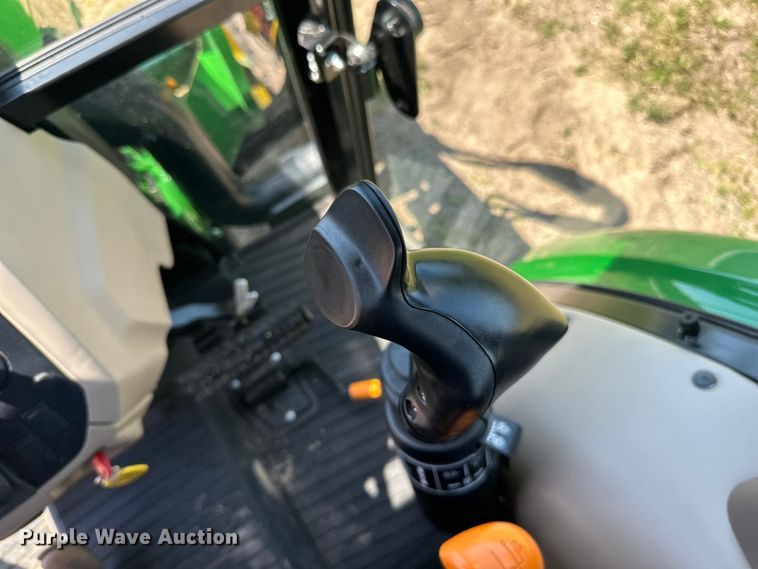 image for item LR9380 2021 John Deere 5075E tractor