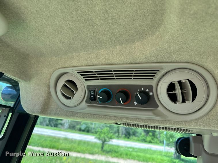 image for item LR9380 2021 John Deere 5075E tractor