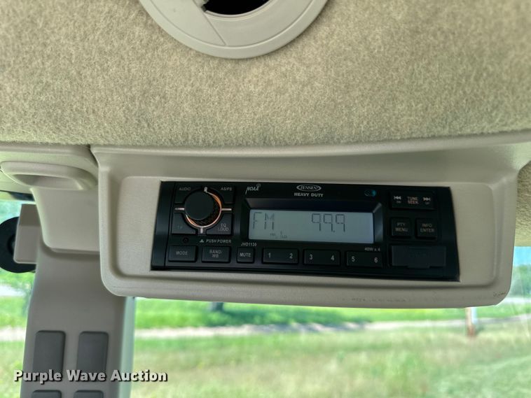 image for item LR9380 2021 John Deere 5075E tractor