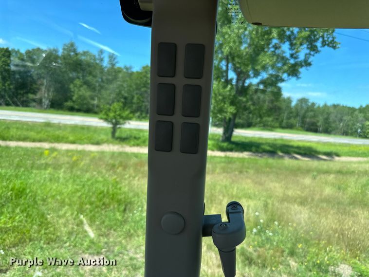 image for item LR9380 2021 John Deere 5075E tractor