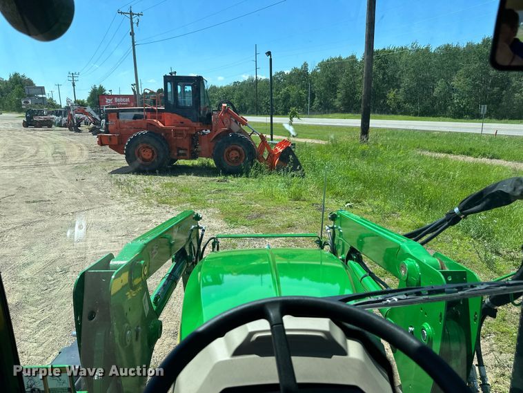 image for item LR9380 2021 John Deere 5075E tractor