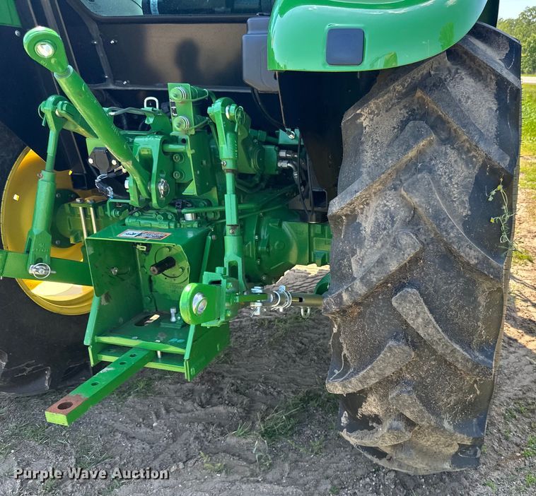 image for item LR9380 2021 John Deere 5075E tractor