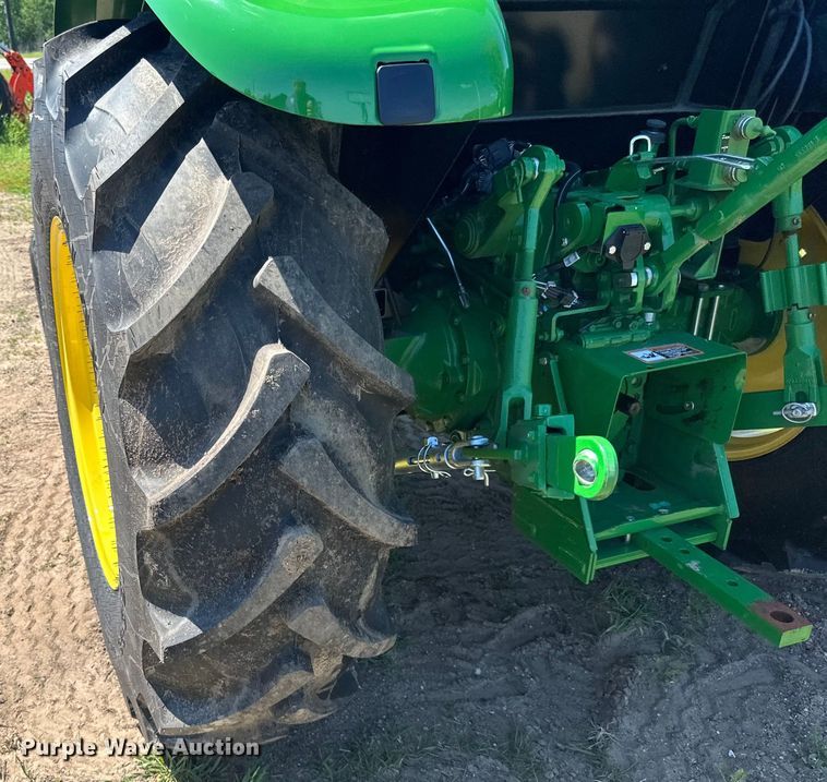 image for item LR9380 2021 John Deere 5075E tractor