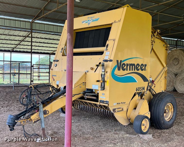image for item LU9930 2005 Vermeer 605M round baler