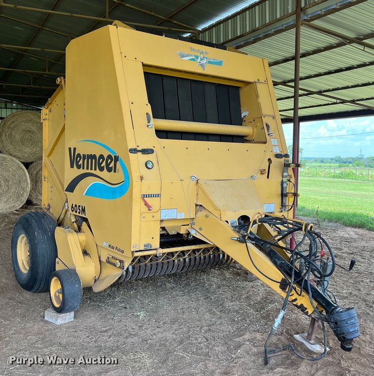 image for item LU9930 2005 Vermeer 605M round baler