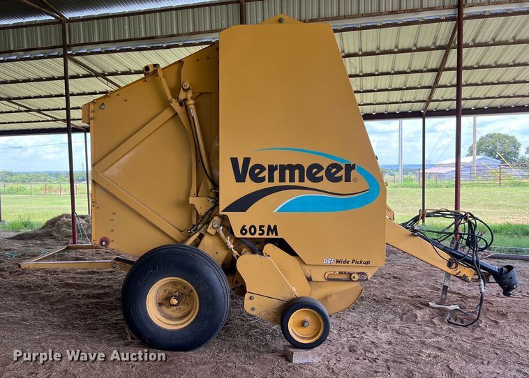 image for item LU9930 2005 Vermeer 605M round baler