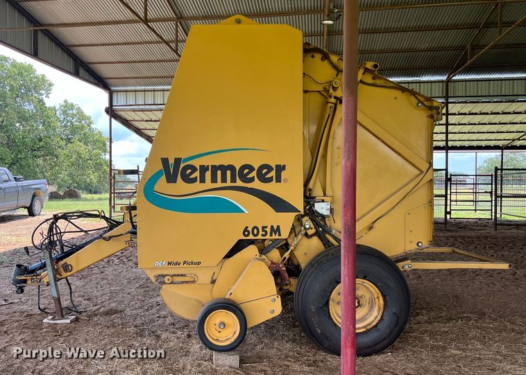 image for item LU9930 2005 Vermeer 605M round baler