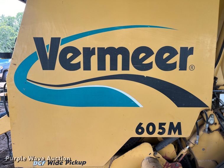 image for item LU9930 2005 Vermeer 605M round baler