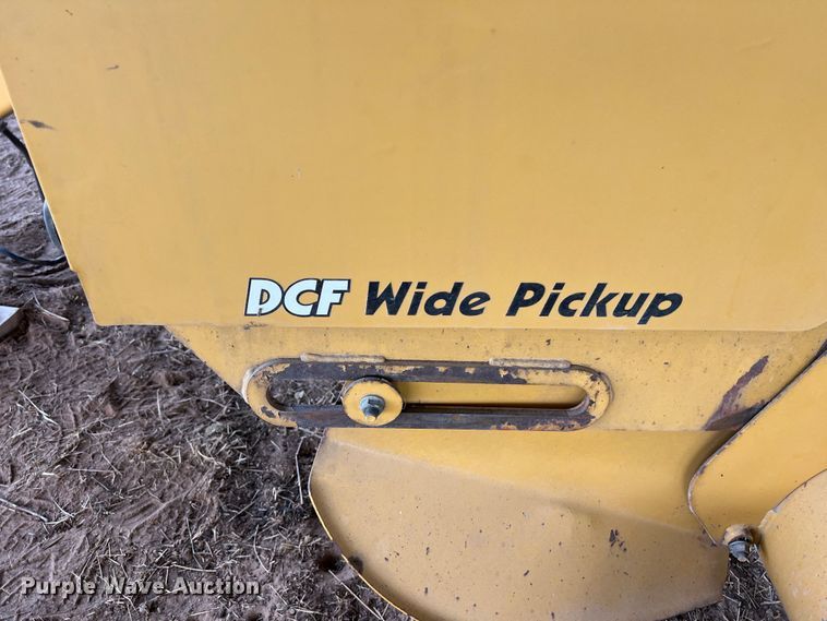 image for item LU9930 2005 Vermeer 605M round baler