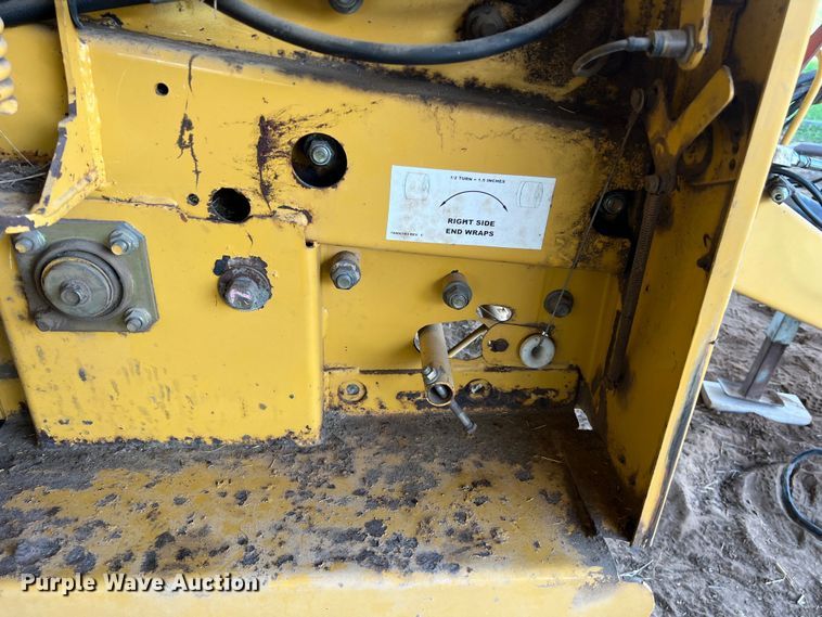 image for item LU9930 2005 Vermeer 605M round baler