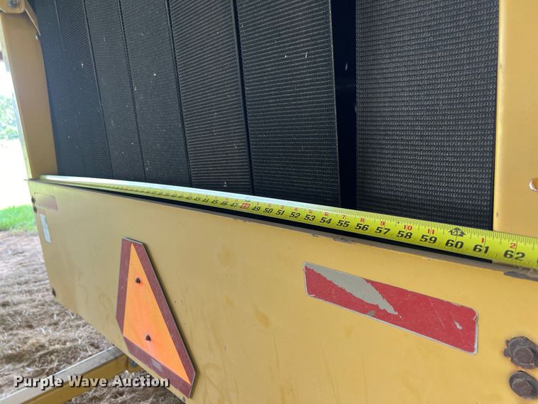 image for item LU9930 2005 Vermeer 605M round baler