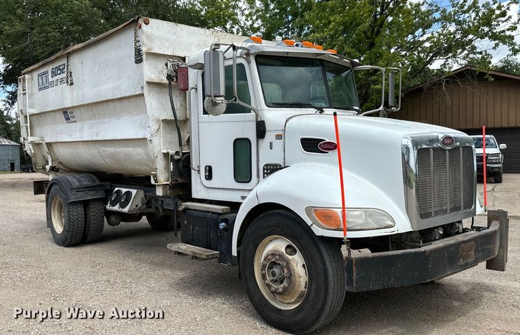 image for item MU9823 2013 Peterbilt 337 feed mixer truck