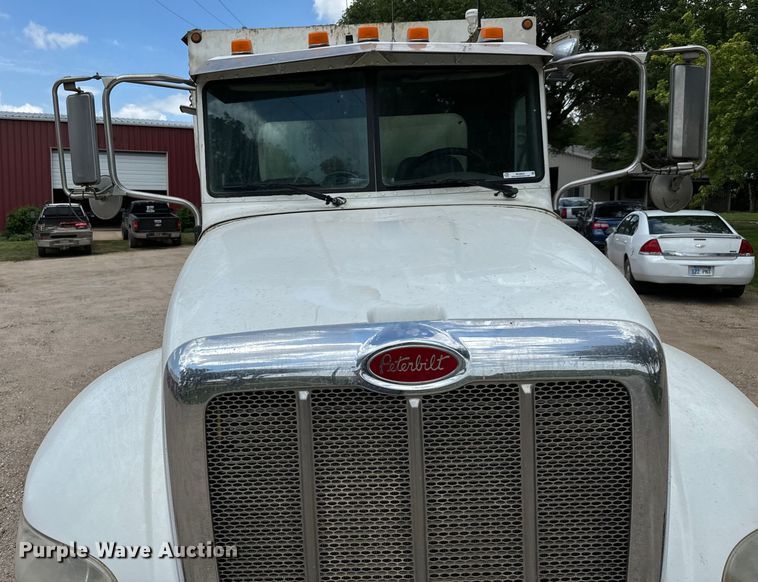 image for item MU9823 2013 Peterbilt 337 feed mixer truck