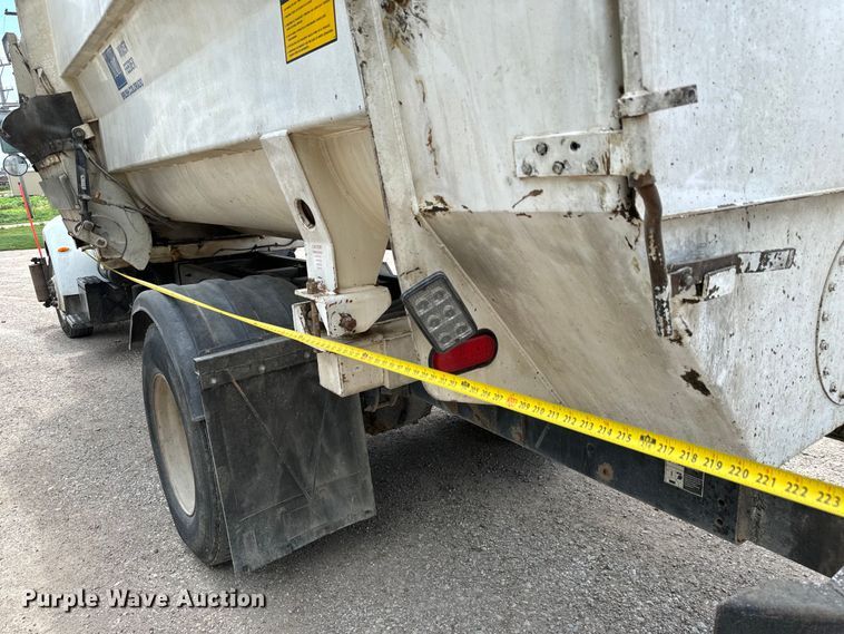 image for item MU9823 2013 Peterbilt 337 feed mixer truck