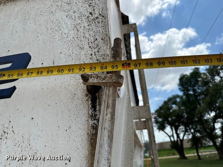 image for item MU9823 2013 Peterbilt 337 feed mixer truck