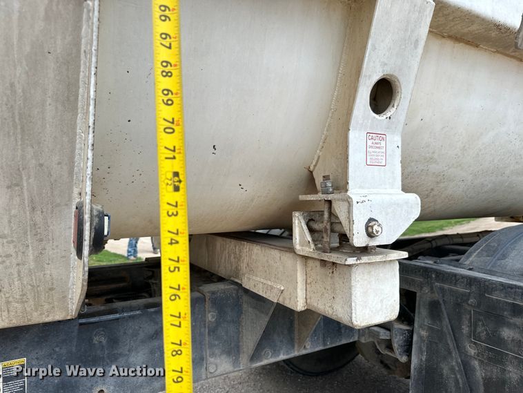 image for item MU9823 2013 Peterbilt 337 feed mixer truck