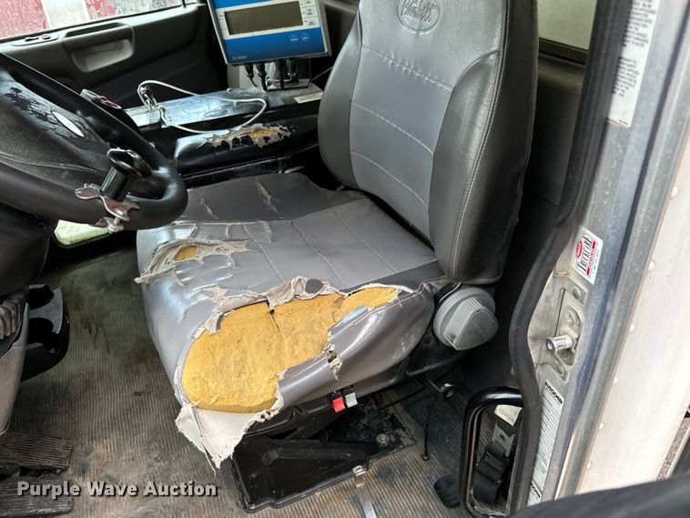 image for item MU9823 2013 Peterbilt 337 feed mixer truck