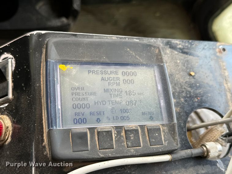 image for item MU9823 2013 Peterbilt 337 feed mixer truck