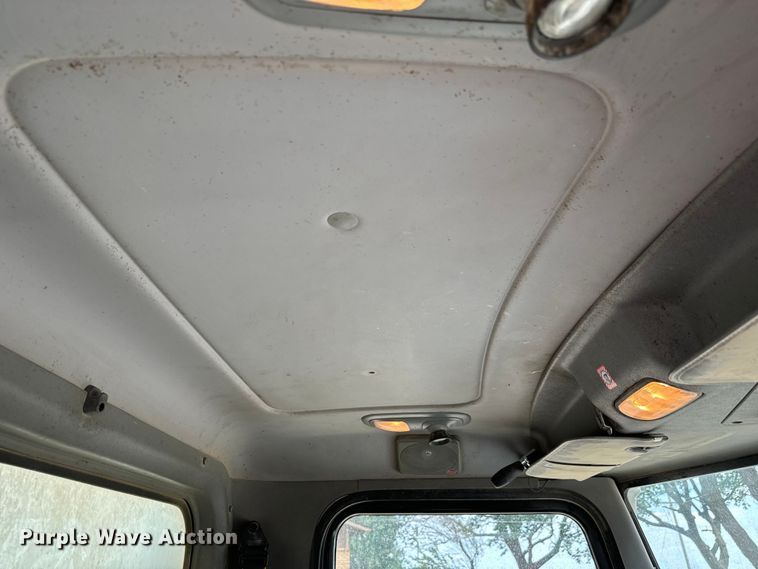 image for item MU9823 2013 Peterbilt 337 feed mixer truck