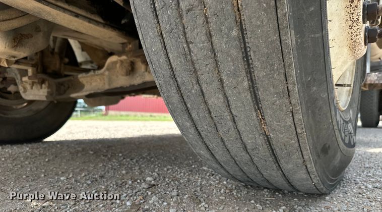 image for item MU9823 2013 Peterbilt 337 feed mixer truck