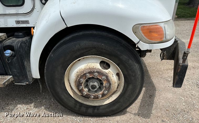 image for item MU9823 2013 Peterbilt 337 feed mixer truck