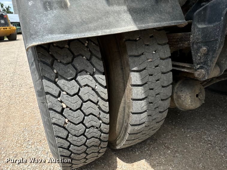 image for item MU9823 2013 Peterbilt 337 feed mixer truck