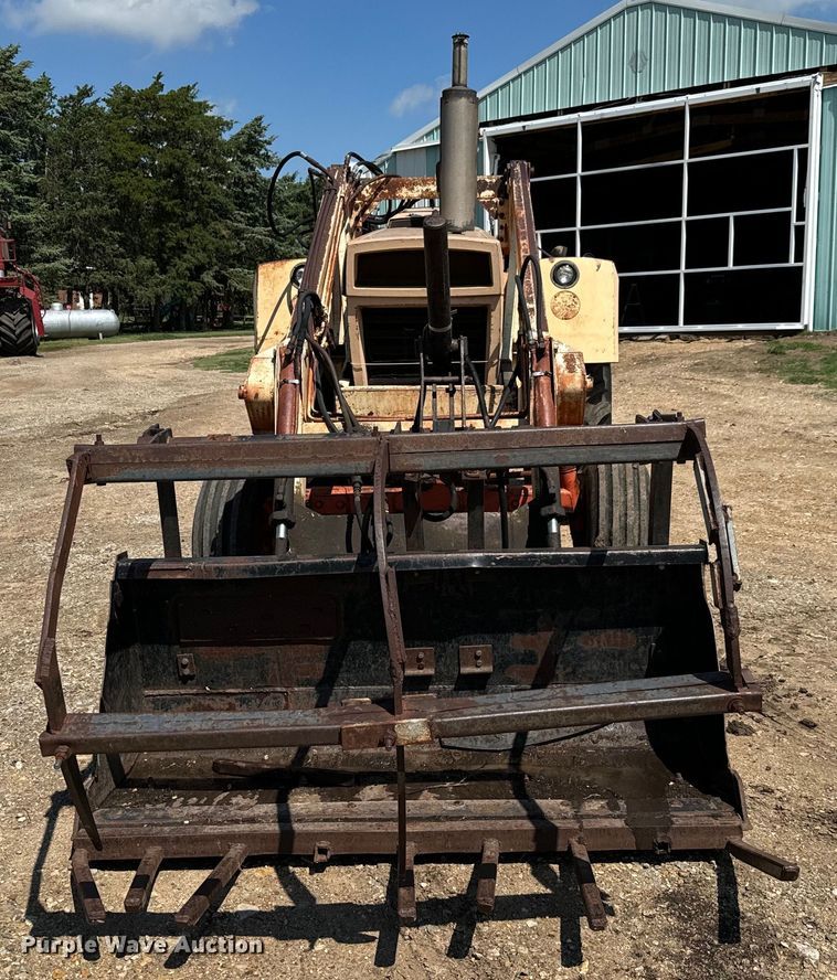 image for item MU9828 1970 Case 970 Agri King tractor