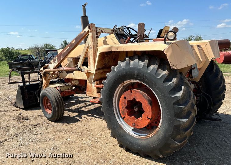 image for item MU9828 1970 Case 970 Agri King tractor