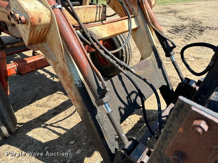 image for item MU9828 1970 Case 970 Agri King tractor