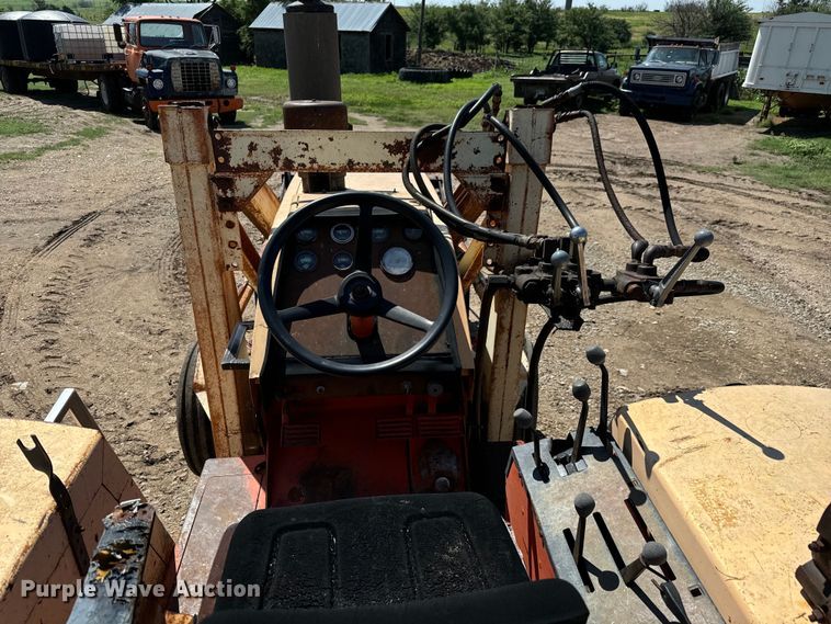 image for item MU9828 1970 Case 970 Agri King tractor