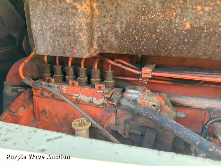 image for item MU9828 1970 Case 970 Agri King tractor