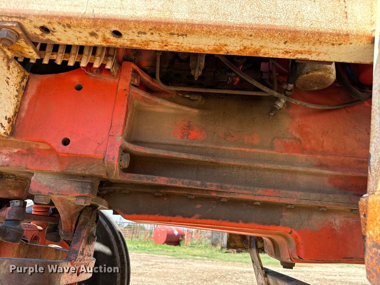 image for item MU9828 1970 Case 970 Agri King tractor