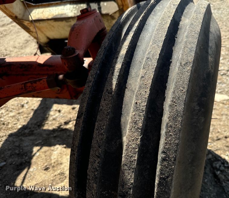 image for item MU9828 1970 Case 970 Agri King tractor