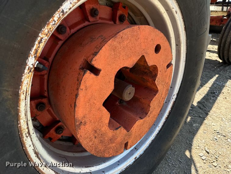 image for item MU9828 1970 Case 970 Agri King tractor