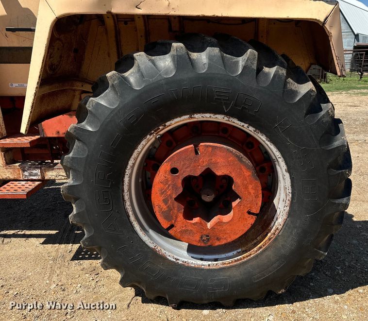 image for item MU9828 1970 Case 970 Agri King tractor