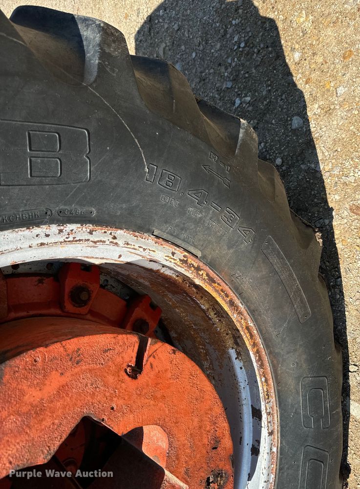 image for item MU9828 1970 Case 970 Agri King tractor