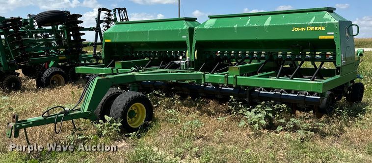 image for item MU9831 2003 John Deere 1590 grain drill