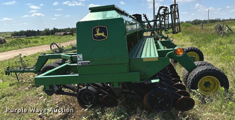 image for item MU9831 2003 John Deere 1590 grain drill