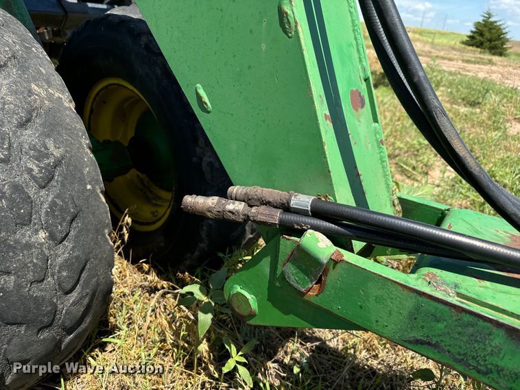image for item MU9831 2003 John Deere 1590 grain drill