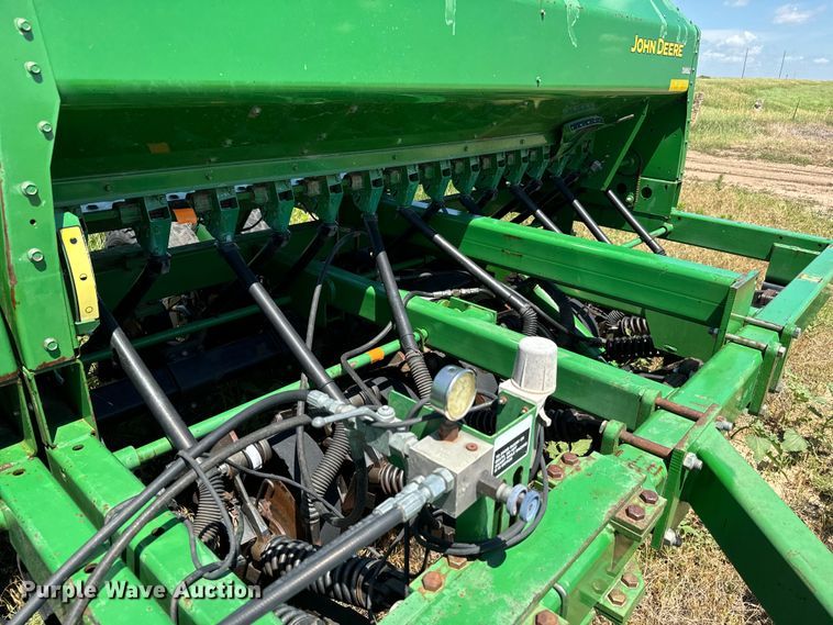 image for item MU9831 2003 John Deere 1590 grain drill