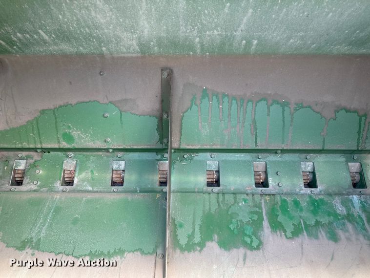 image for item MU9831 2003 John Deere 1590 grain drill