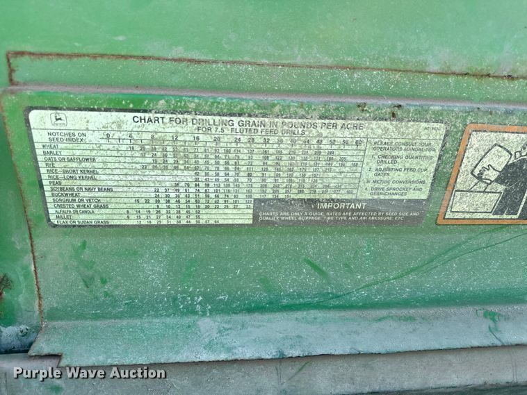 image for item MU9831 2003 John Deere 1590 grain drill